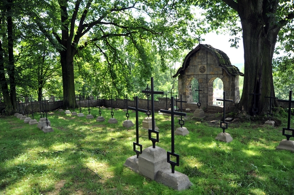 cmentarz wojenny 137 ciężkowice