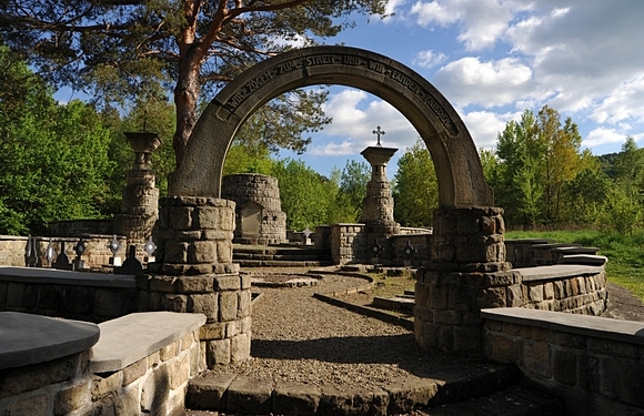 cmentarz wojenny wola cieklińska 11 